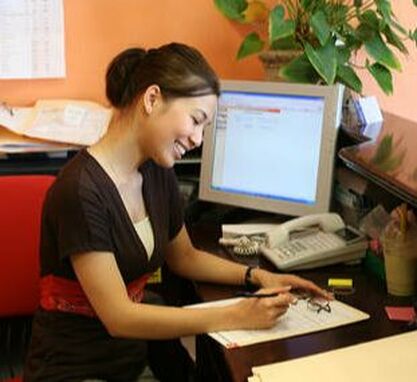 photo of receptionist